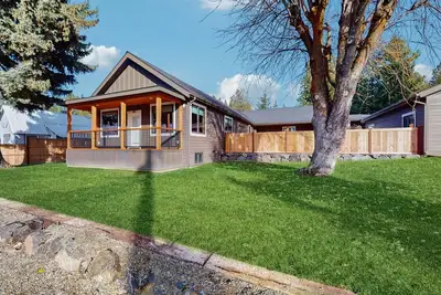 Image de Spacious home w/ detached studio, hot tub, fast wifi & great location