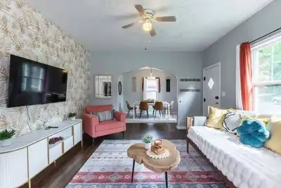 Image de Modern Midtown Getaway! Central location for 12!
