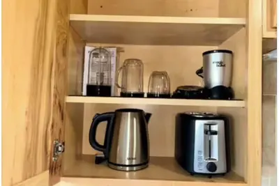 Newly Updated - Middle Floor - Dog Friendly