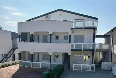 Image de Magnifique appartement de 2 chambres à Vir