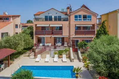 Image de Appartement confortable à Peroj avec piscine