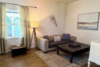 Image de Romantic Getaway with Amazing Views and River access