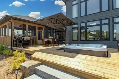 Image de The Algonquin Lakehouse w Hot Tub, Games, Fire Pit