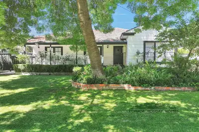 Image de Home at Haverfield - 4brm family escape in Echuca. Swim spa and kids play area!