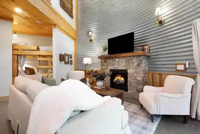 Image de Cozy Farm Silo - Sleeps 4 with Private Hot Tub