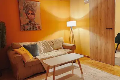 Image de 2-bedroom designers apartment, recently renovated