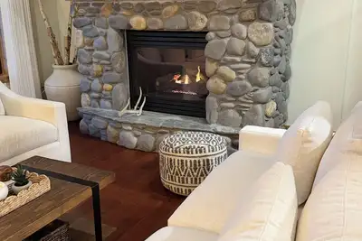 Image de Large 3 Bedroom Lake Tahoe Dream Home~ All New Designer Decor~Amazing views! !