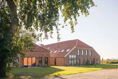 Image de Hinnerk's Huus, a gem between fresh and salt water - Gulfhof Wangermeer