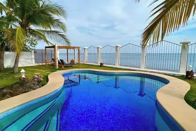 Image de 🌴 Private Beachfront Oasis in Playa Malibu 🌊