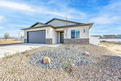 Image de Welcome to The Trailhead Haven Home