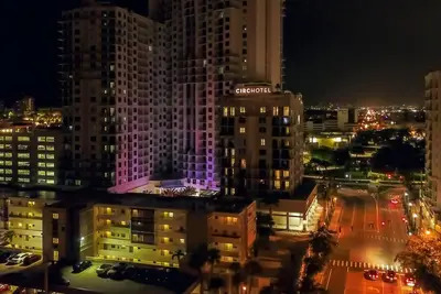 Image de 2br Condos at The Circ by Hosteeva