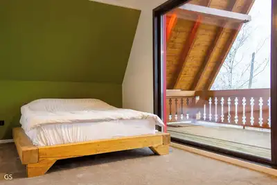 Image de Peaceful 3-bedroom house in adorable Calatele Padure