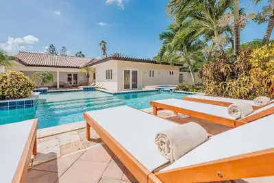 Image de New: Oceanfront Villa w/Private HotTub and Pool