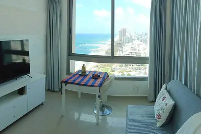 Image de 1 Br apartment plus kitchenette, gorgeous view of the sparkling Mediterranean.