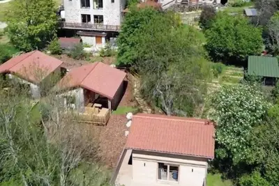 Image de Grand domaine : chambres, chalets, jardin & terrasses - Parc Naturel du Pilat