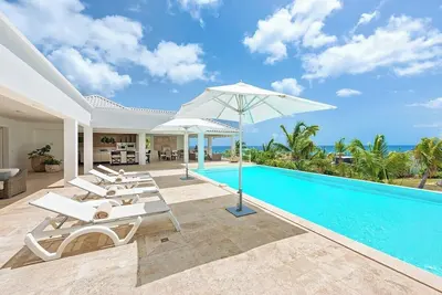 Image de Bamboo   Stunning Contemporary West Indian Villa