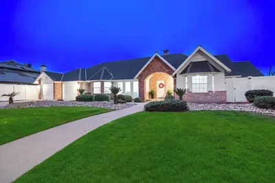 Image de Escape to Bridgerton: Modern Amenities, Rustic Vibes, and a Peaceful Setting.