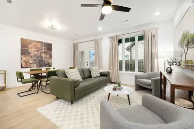 Image de Downtown Luxe-Easy 0. 7 mi walk to Dt-New/Modern