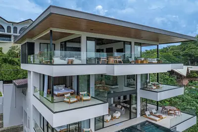 Image de Casa ManuelAntonio 10-bedroom villa with elegant design & resort-style amenities