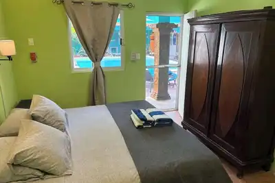 Image de Friendly Chelem  Poolside Apartment!