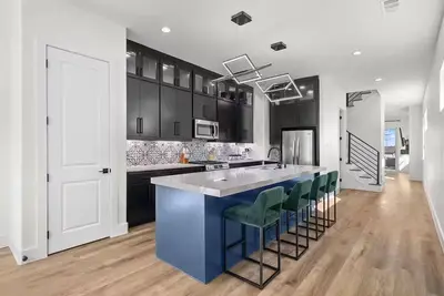 Image de 3-bedroom house in charming Dallas with cool Ac and comfort