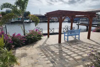 Image de Hudson Waterfront Home \"T. O. P. House\"