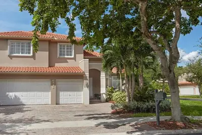 Image de 4-bedroom and 3-bathroom house in delightful Doral