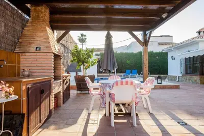 Image de Studio  Maria de Waard with pool and barbecue
