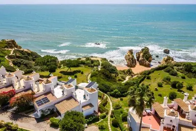 Image de Clifftop Twin Vilas | 7br | Beachside | Pool | Ac