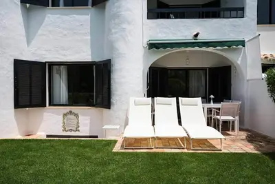 Image de Clifftop Vila Verde | 4br, Beachside, Pool, Ac