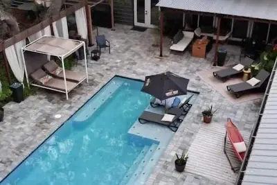 Image de Purple Rain+New Orleans Garden Guest Suites