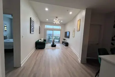 Image de 2-Min to Baylor•Steps to Deep Ellum Nightlife•Modern Ambrose 2 Bedroom Apartment