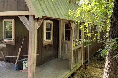 Image de Cabin in the middle of the ShawneeNational Forest. WiFi, ac, full kitchen.
