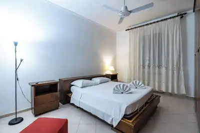 Image de Modern 2-Bedroom Apartment • 3-Min Walk to Tram • Easy Access to City Center