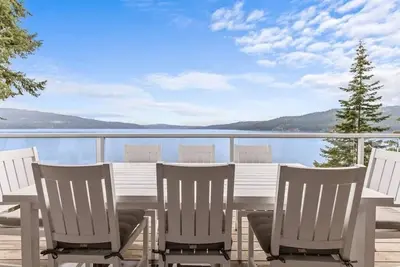 Image de The Gem of Lake Cda-Panoramic Waterfront Home with Private dock