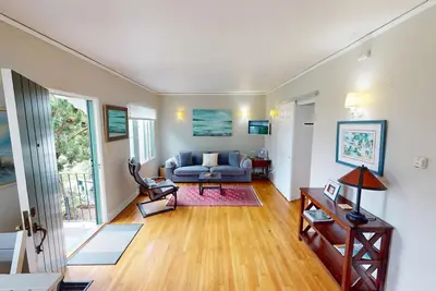 Image de Serene 1 Bed Cottage at Granada Court!