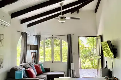 Image de Comfy house in Potrero, next to pool, 2 bed/ 2 bath, close to town and beaches!