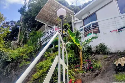 Image de View mountaintop with wood-burning sauna SEAView covered terrace with Bbq table Comfortable retreat (pets allowed on condition)