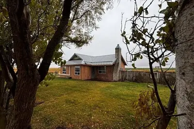 Image de Welcome to the Homestead, a 2-bedroom country gettaway with room for 6 guests!