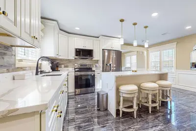 Image de Steps to Holyoke Medical Center! Remote-Work Hub