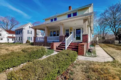 Image de Century-Old, Small-Town 4br w/ Great Yard, Porch