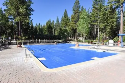Image de Modern 5br Home w/ Hot Tub, Deck & Nearby Golf