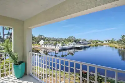 Image de Lakefront retreat - Minutes to Anna Maria Island - Driftwood Dreams