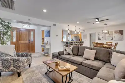 Image de Newly Remodeled Sedona Gem • Mountain Views • New Jacuzzi • Sleeps 7