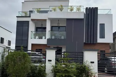 Image de 4-bedroom Villa with swimming pool. 24/7 Electricity, 24/7 Security.