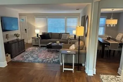 Image de Firepit + Private Yard • Walk to Perkerson Park