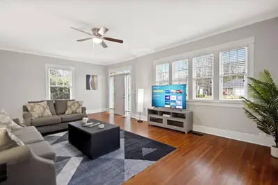 Image de 3br Spacious and Fully Fenced Home with King Bed