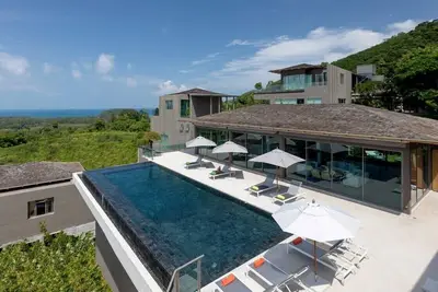 Image de Tropical Castle Villa 18 Bedroom En suite Sea View Phuket