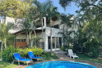 Image de House with pool and terrace, quiet place to enjoy.