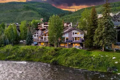 Image de 11 Bedroom Meadow Drive Estate in Heart of Vail Village